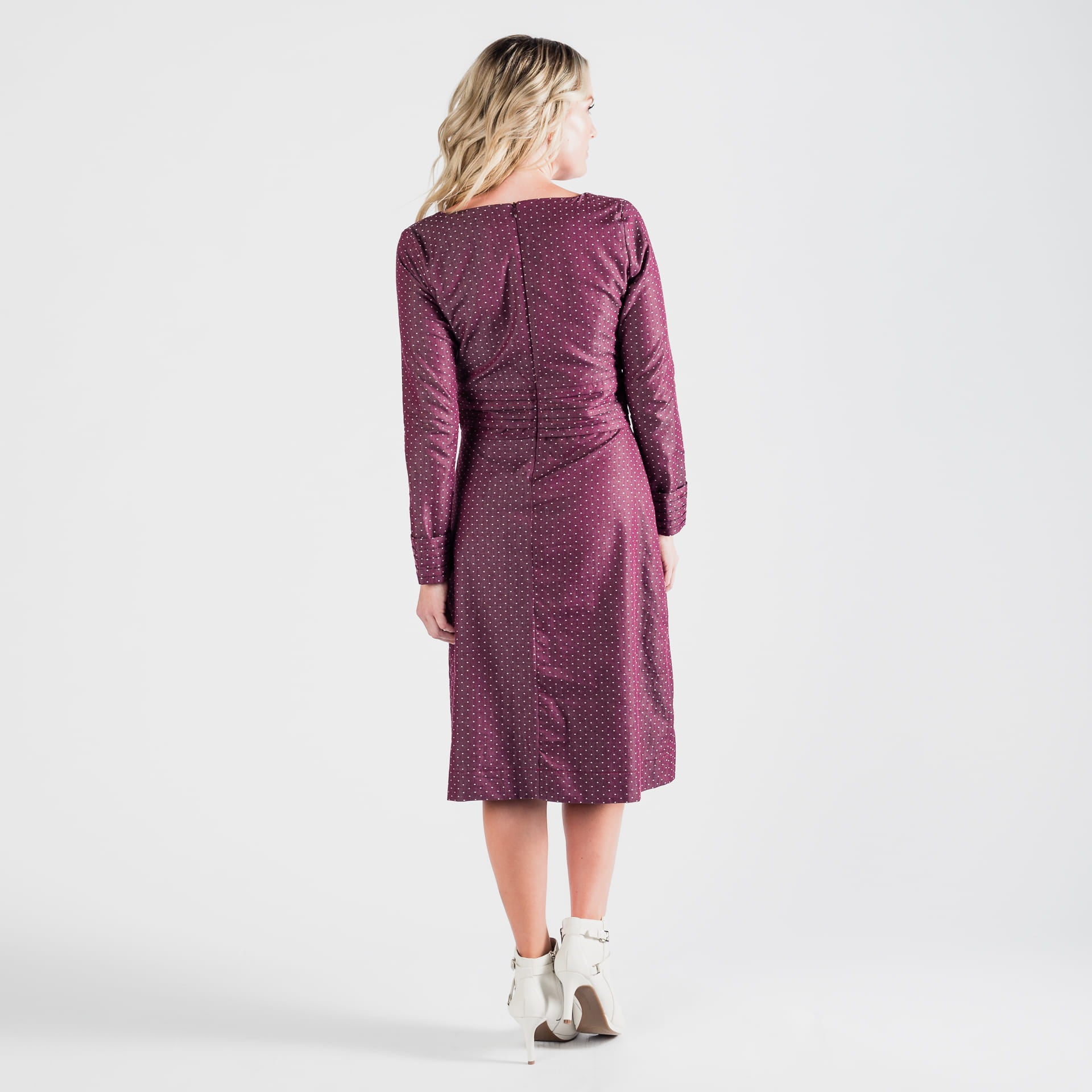 Elisabeth in Plum